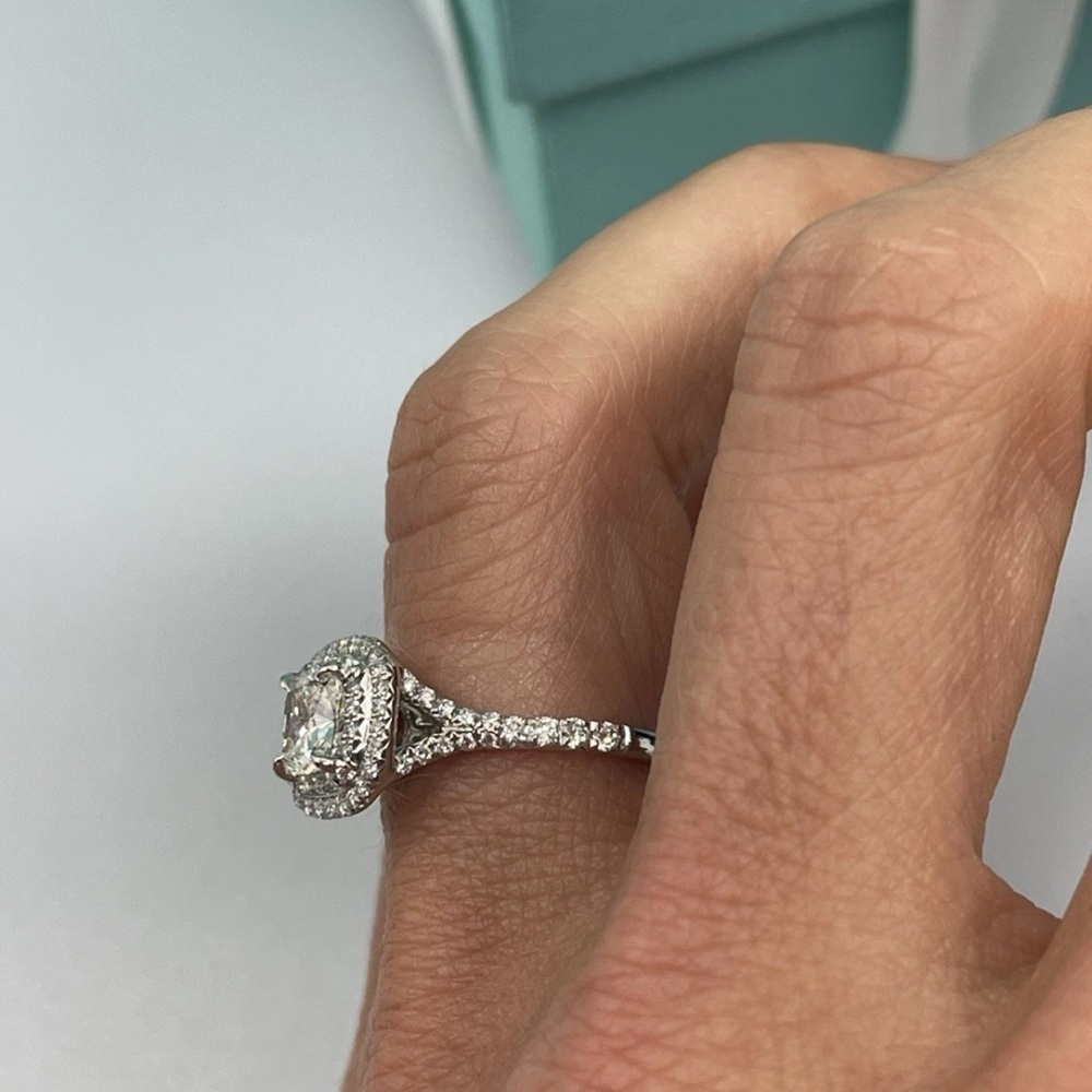Tiffany & Co. Soleste 1.06 Ct Cushion Diamond Platinum Engagement Ring $15000 - Picture 8 of 15